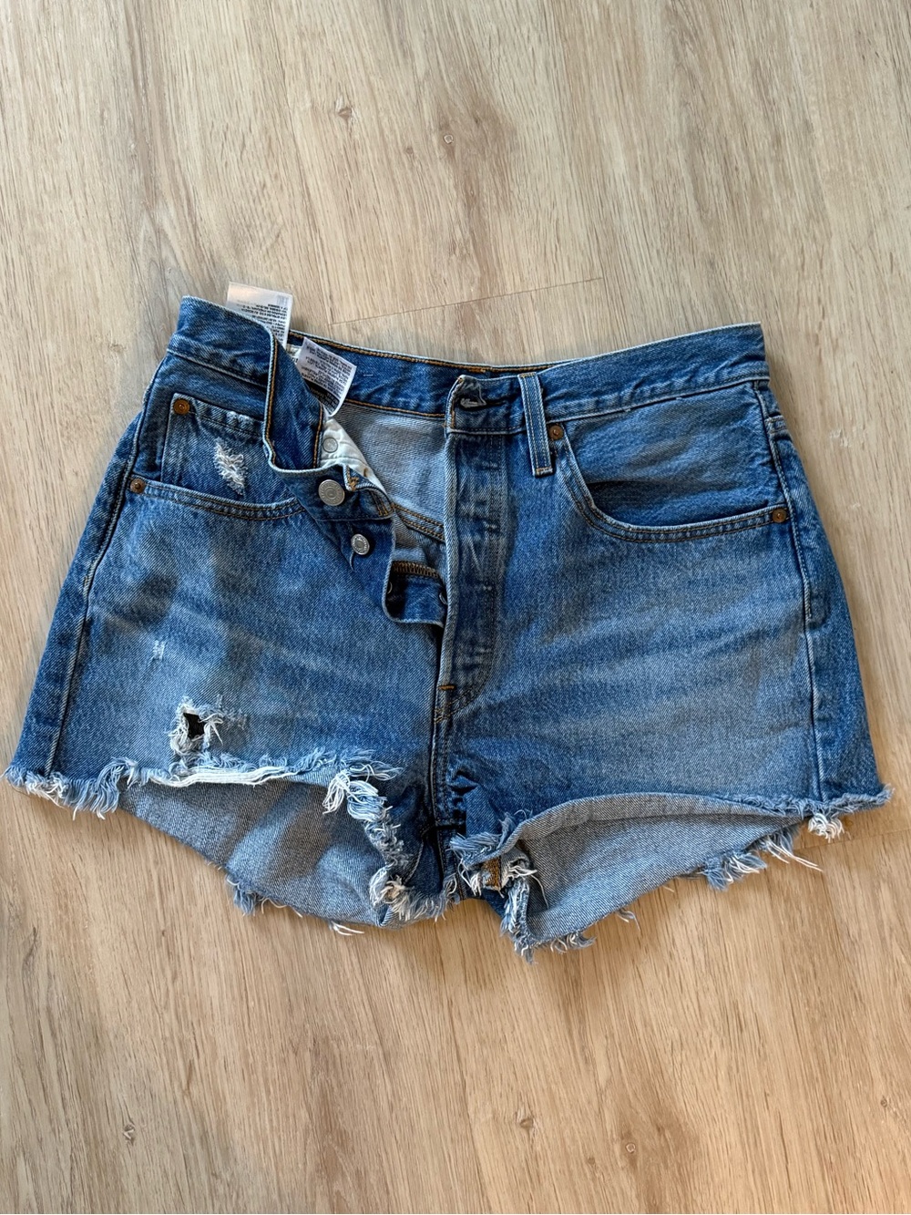 Women’s High Rise Levis Cut off Denim Shorts size 30